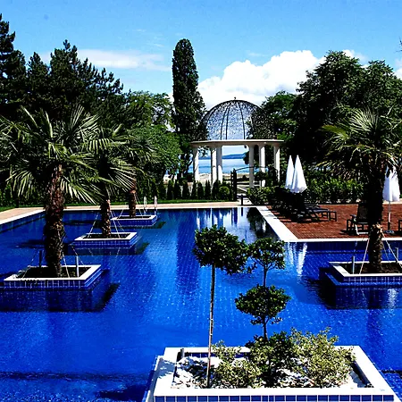 Отель Primoretz Grand & 5*